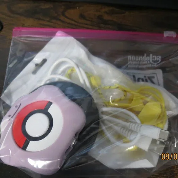 Pokemon Go Plus Plus with Accessories Bundle - Picture 2 of 2
